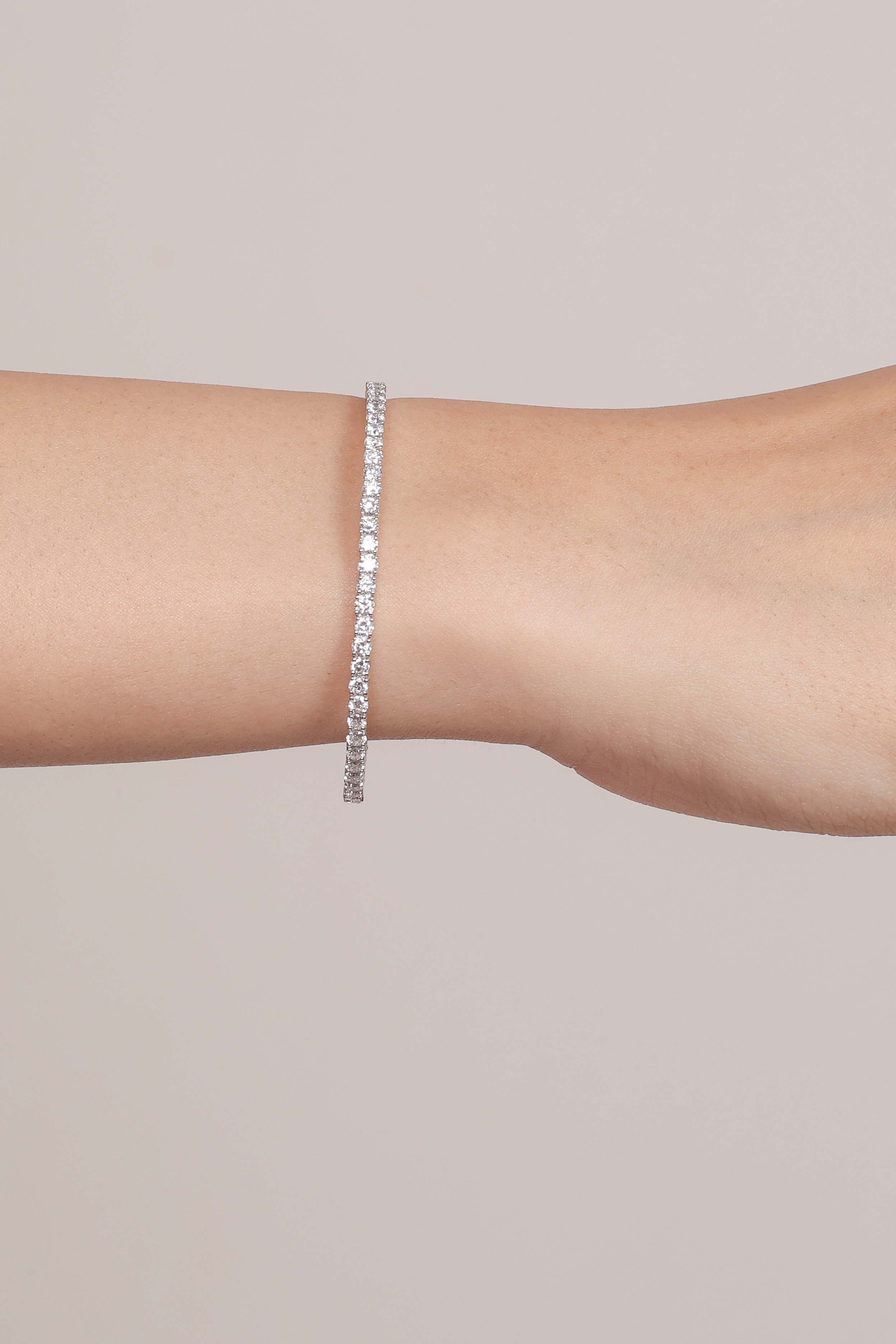 Élan Diamond Bangle