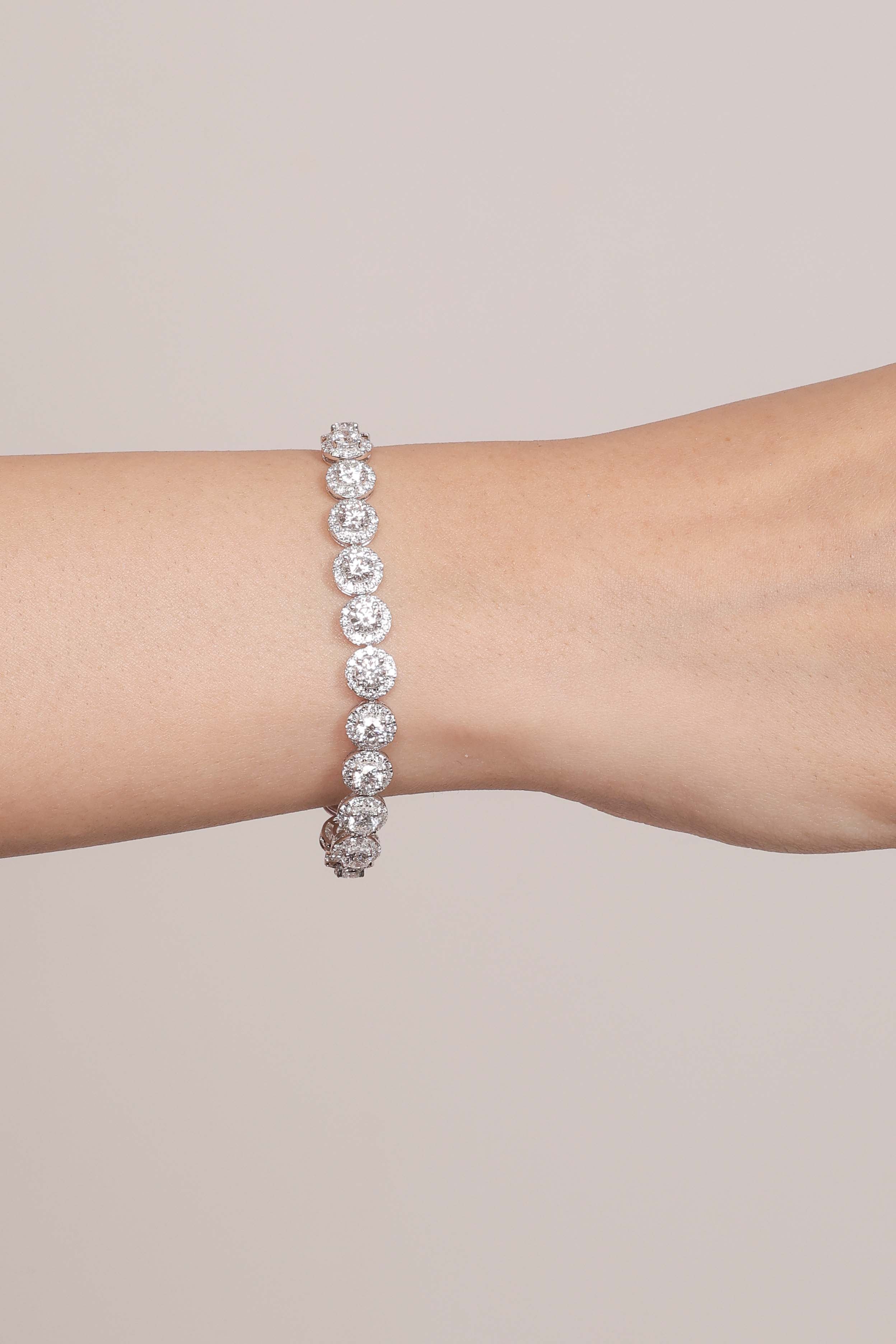 Halo Royale Diamond Bracelet