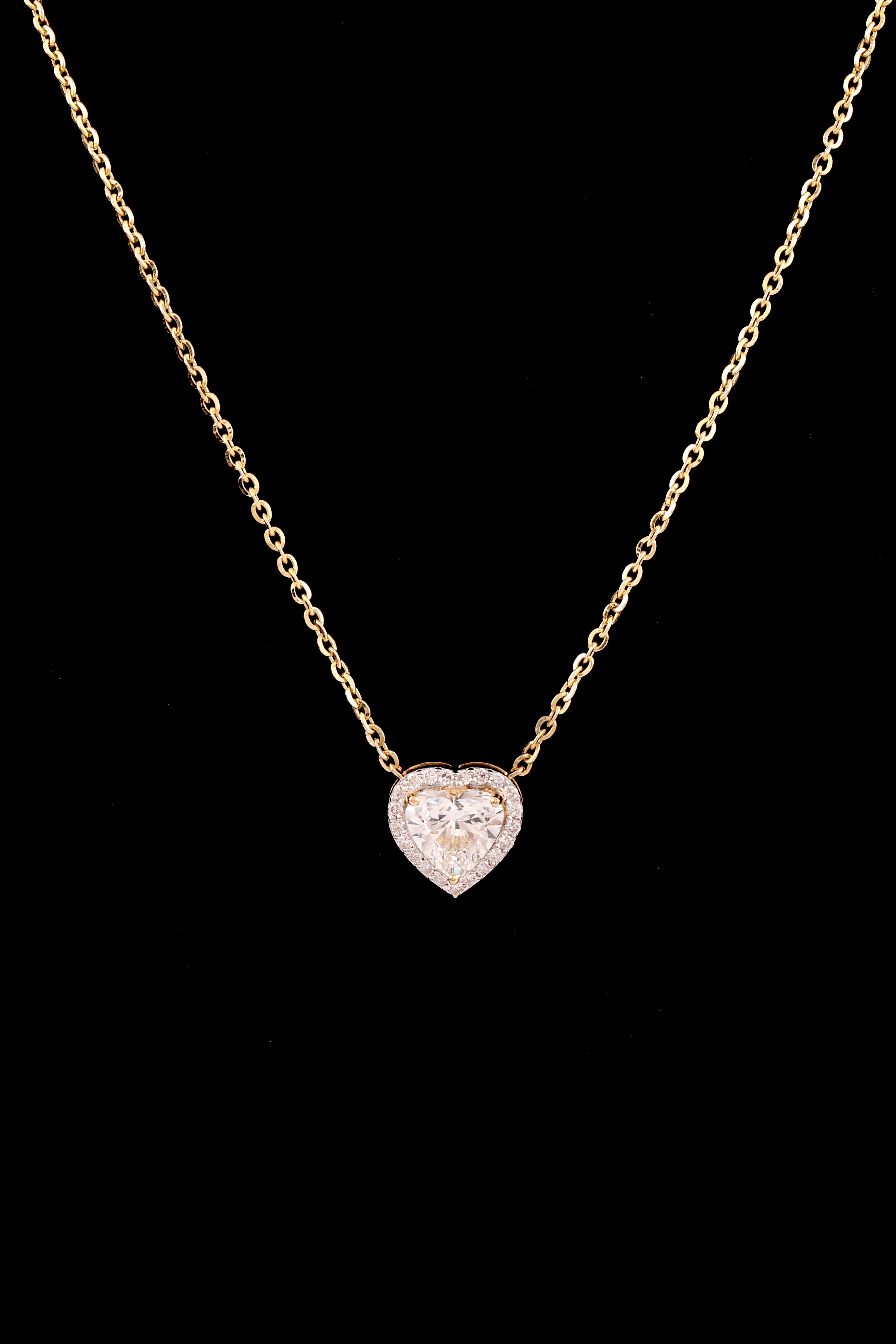 Aurreva Love Halo Pendant – Heart .7 ctw