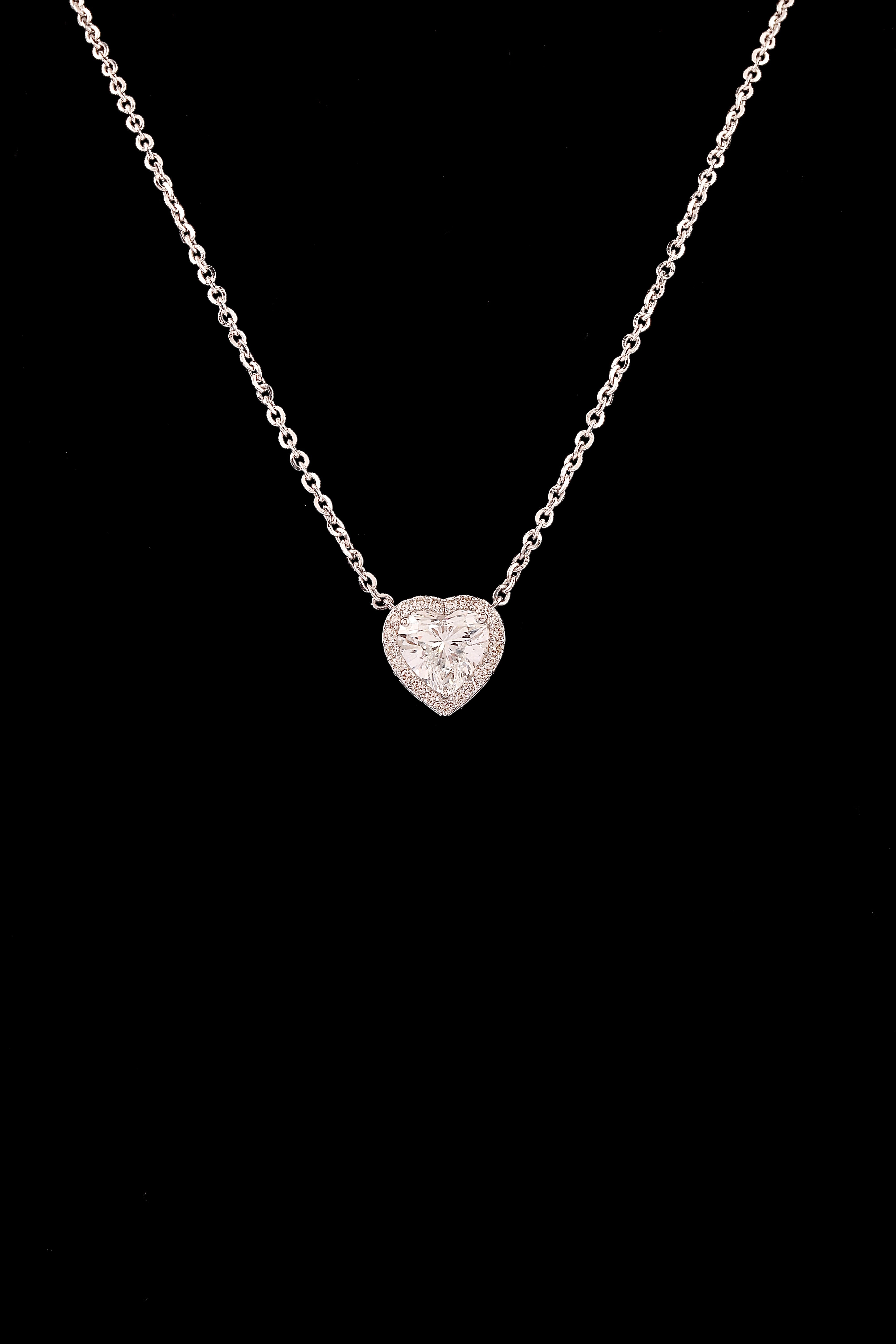 Aurreva Love Halo Pendant – Heart 2.3 ctw
