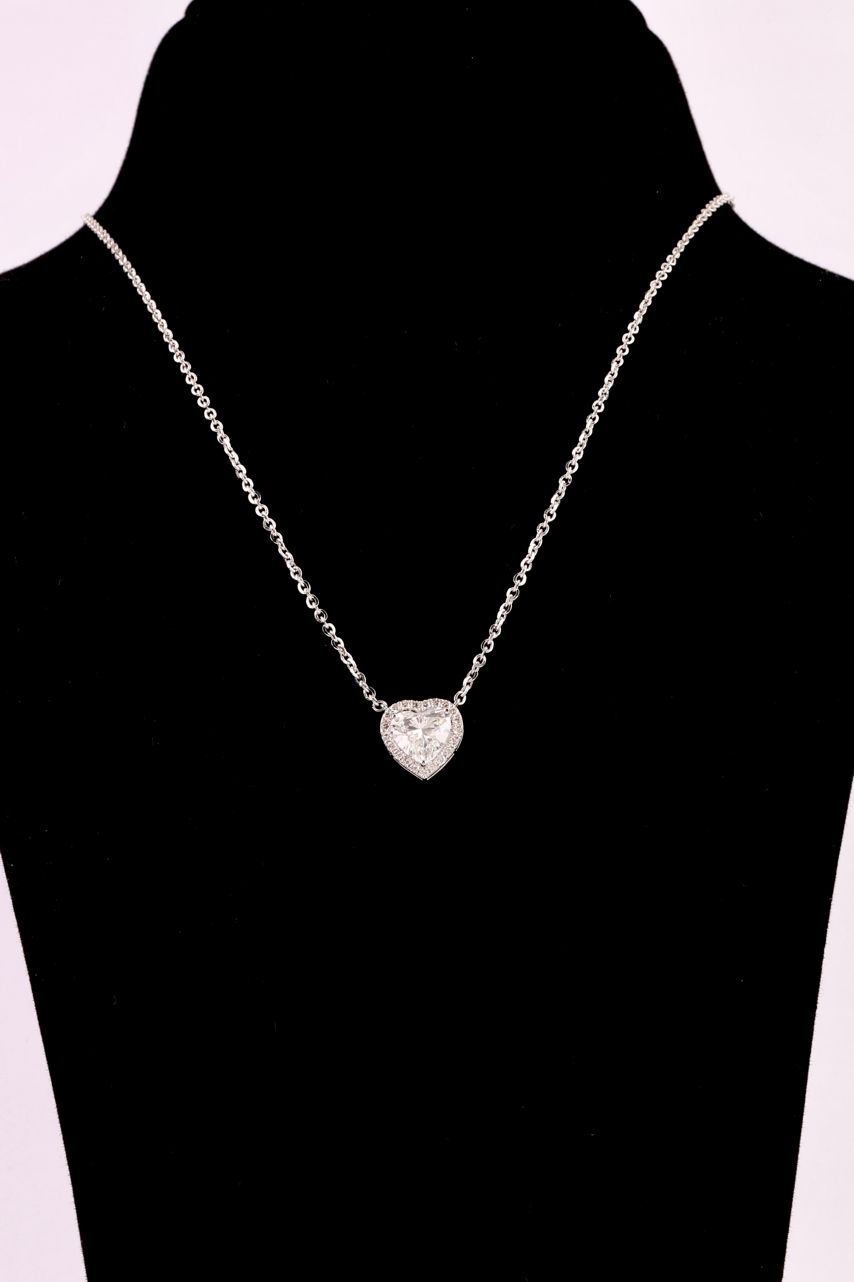 Aurreva Love Halo Pendant – Heart 2.3 ctw
