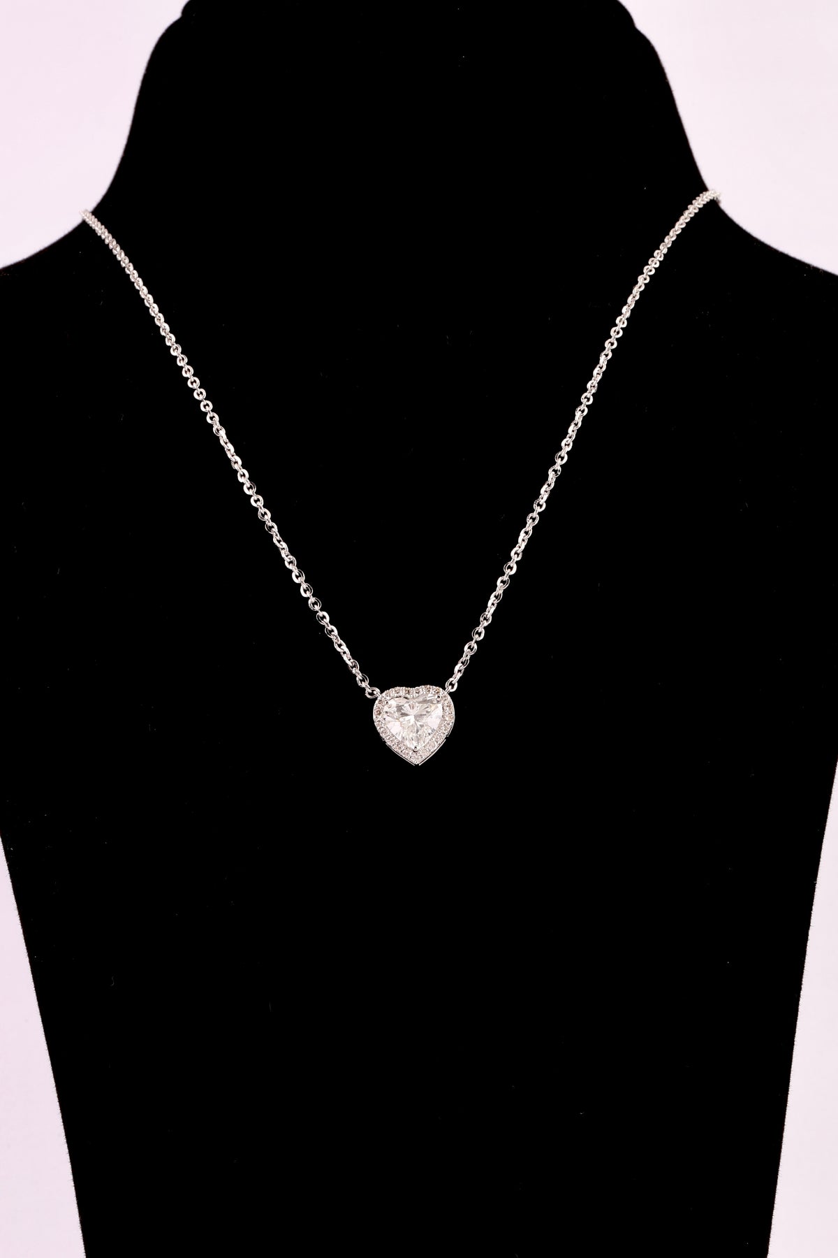 Aurreva Love Halo Pendant – Heart 2.3 ctw
