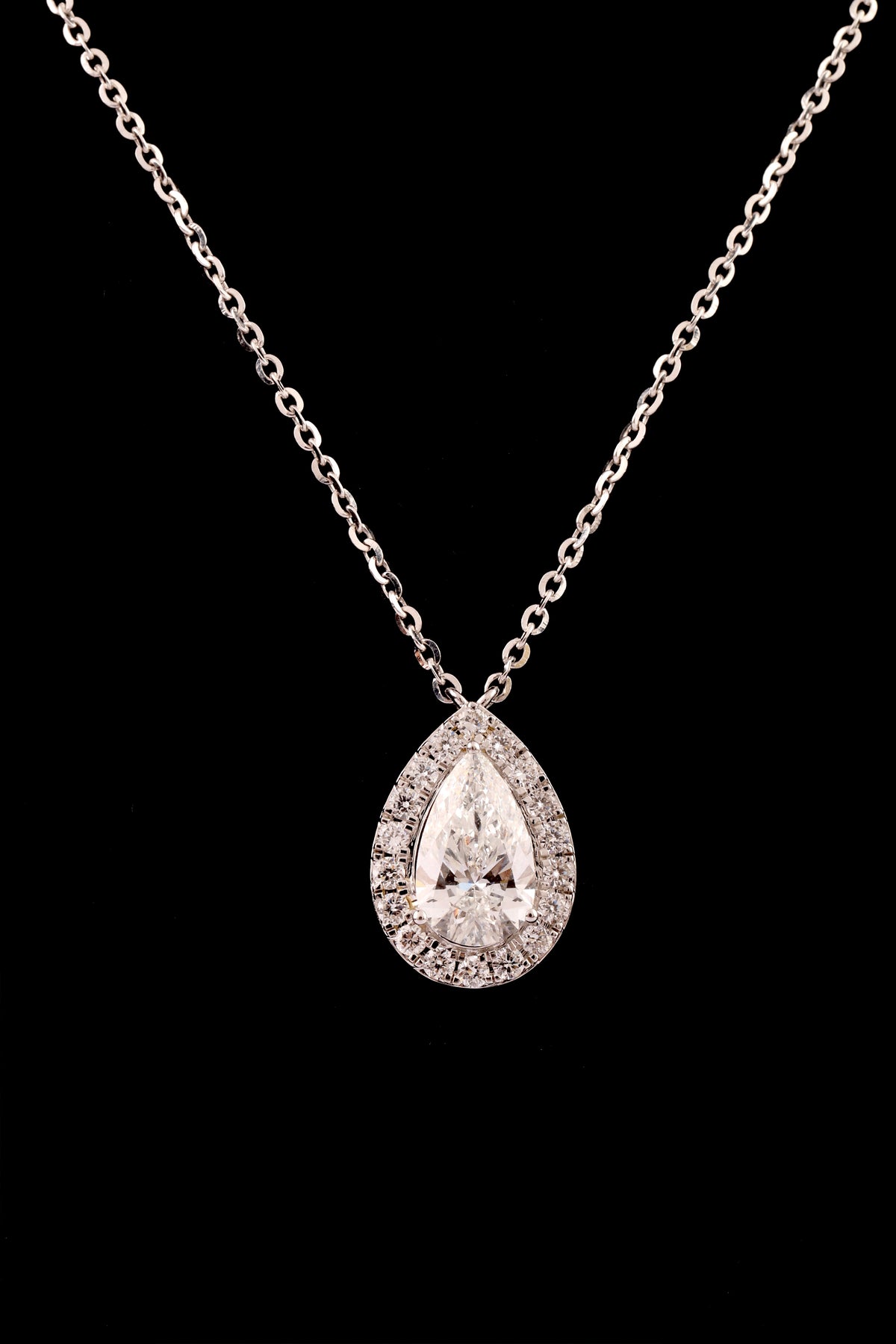 Aurreva Teardrop Halo Luxe Pendant – Pear 1.25 ctw