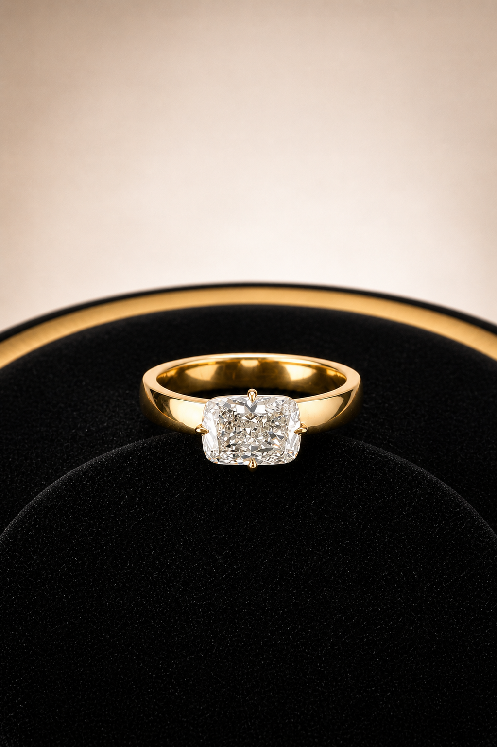 Étoile Pinky Diamond Ring