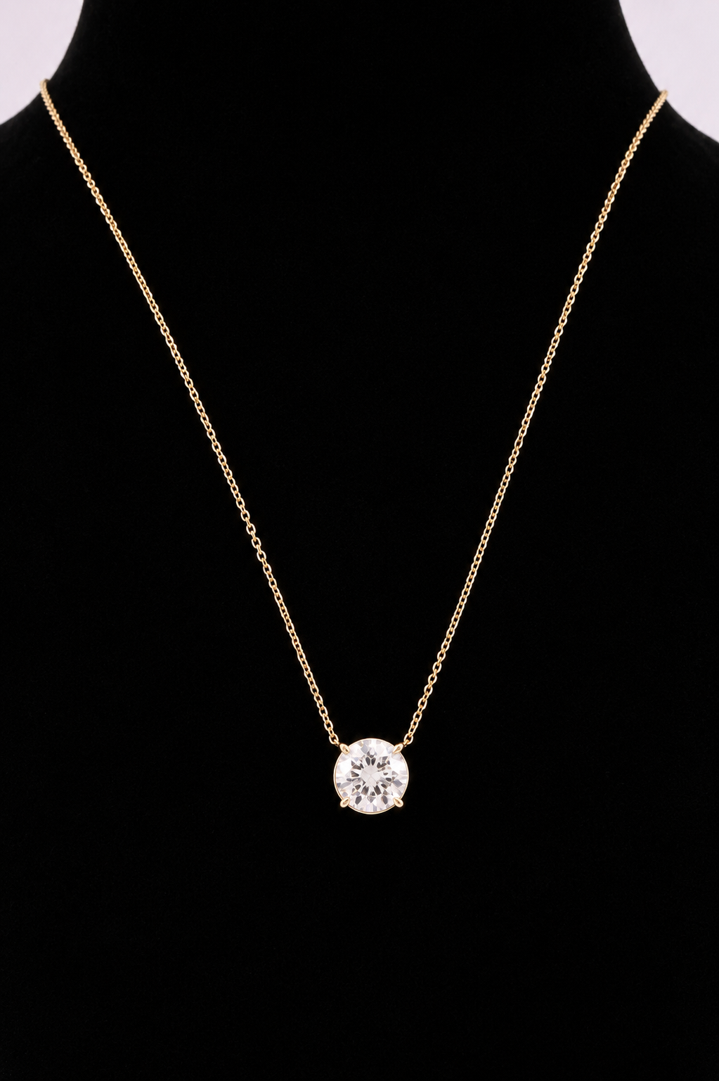Aurreva Luna Classic Pendant - Round 4 ctw