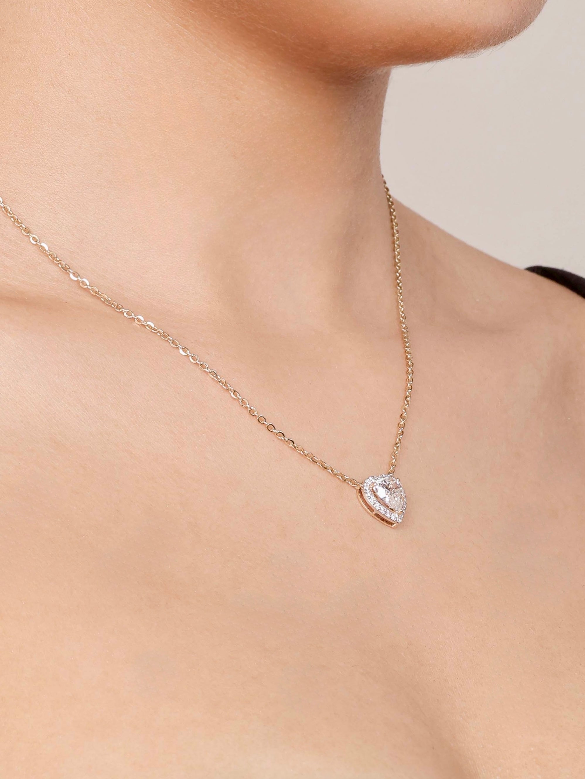 Aurreva Love Halo Pendant – Heart .7 ctw