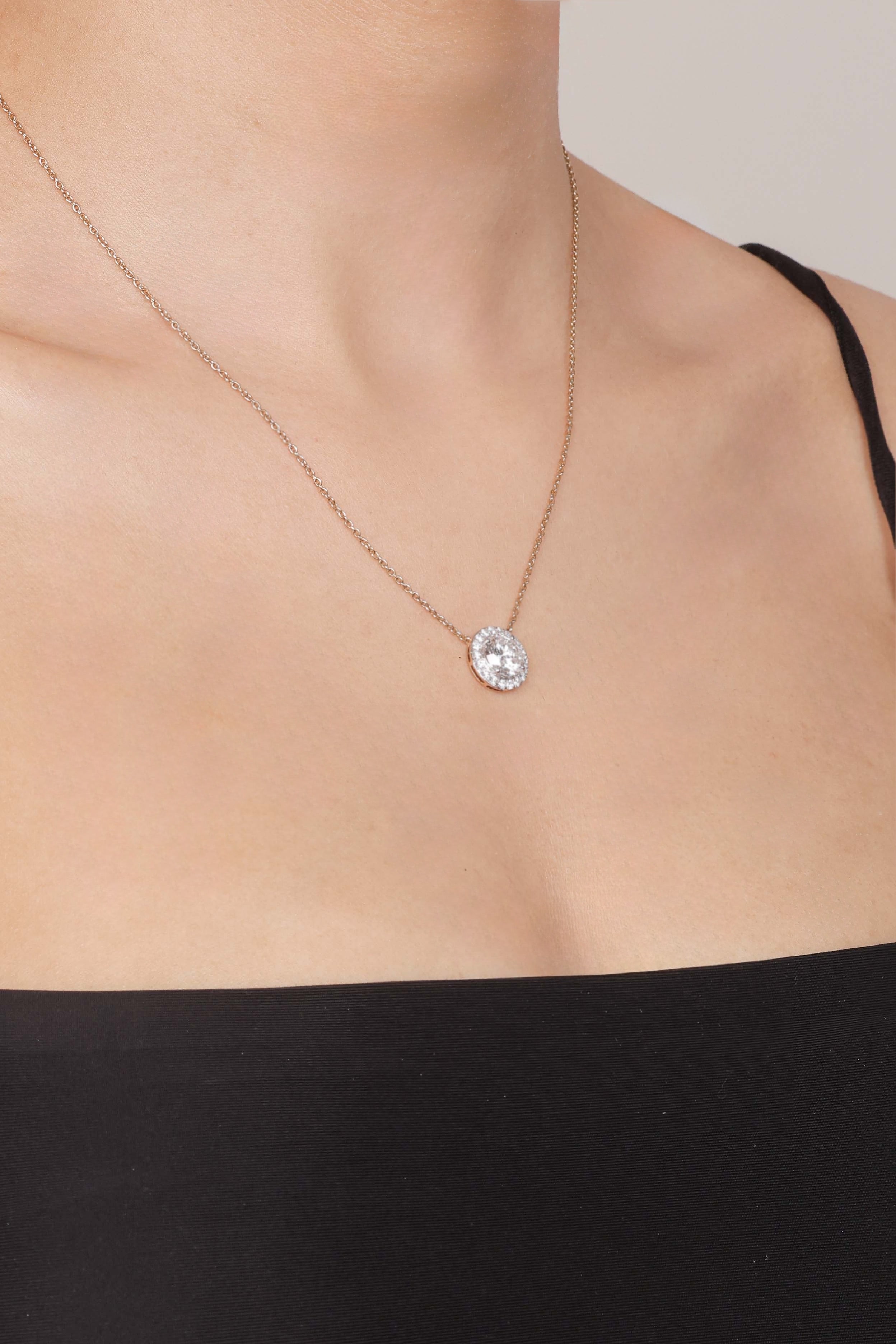 Aurreva Celeste Halo Pendant – Round 2.3 ctw