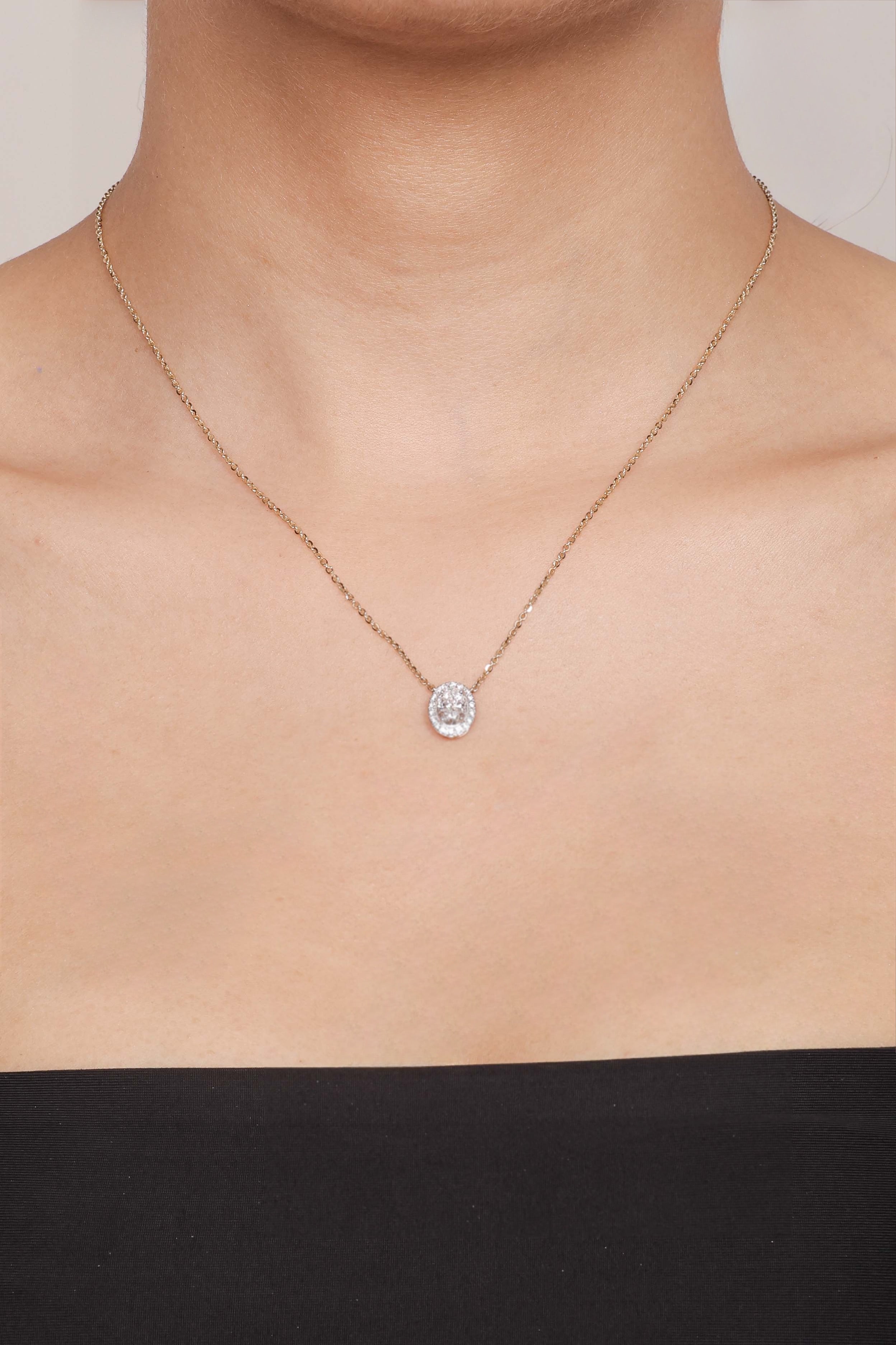Aurreva Ovale Halo Luxe Pendant – Oval 1.8 ctw