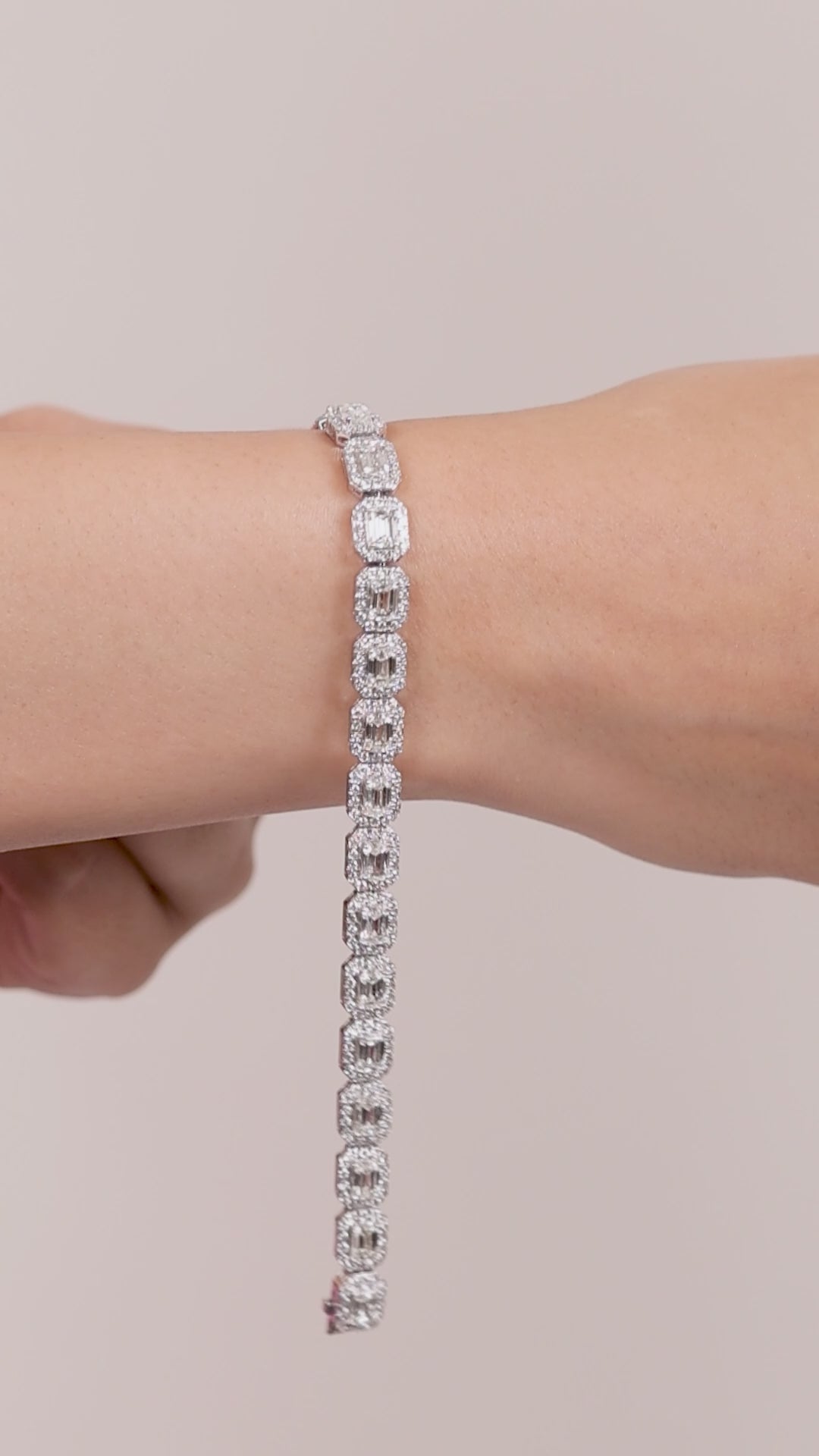 Halo Éminence Diamond Bracelet