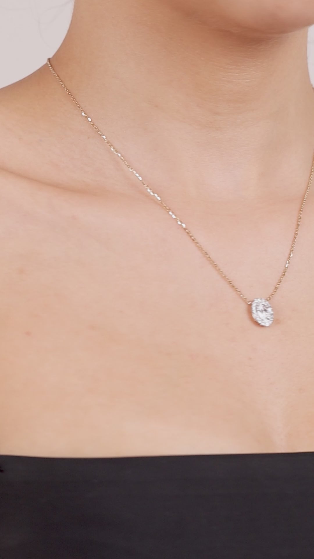 Aurreva Ovale Halo Luxe Pendant – Oval 1.8 ctw